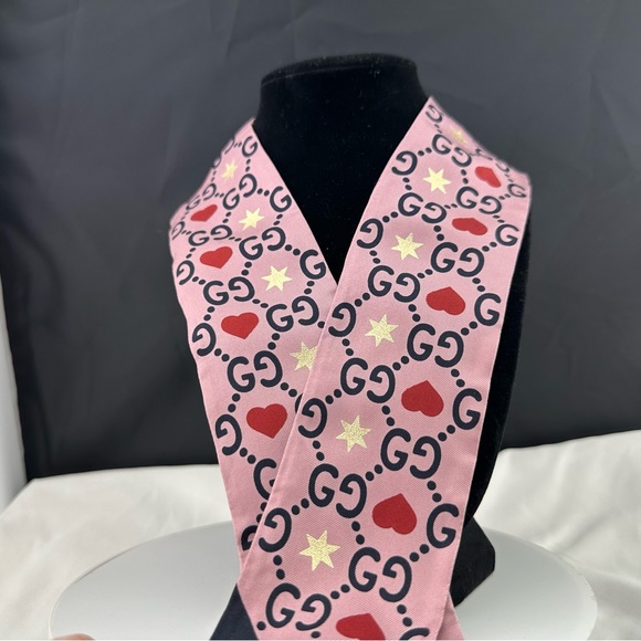 Gucci Patterned Silk Neck Bow with GG, Hearts and Stars Twilly Scarf NEW IN BOX - Picture 6 of 13